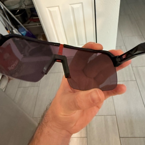 Oakley Sutro Lite (Low Bridge Fit) - Picture 5 of 6